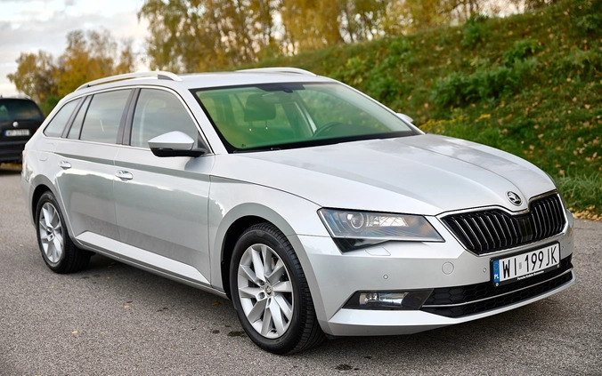 Skoda Superb cena 59900 przebieg: 240800, rok produkcji 2019 z Płock małe 781